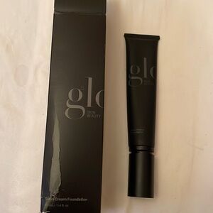 This color matches my skin. I’m a medium light tone.